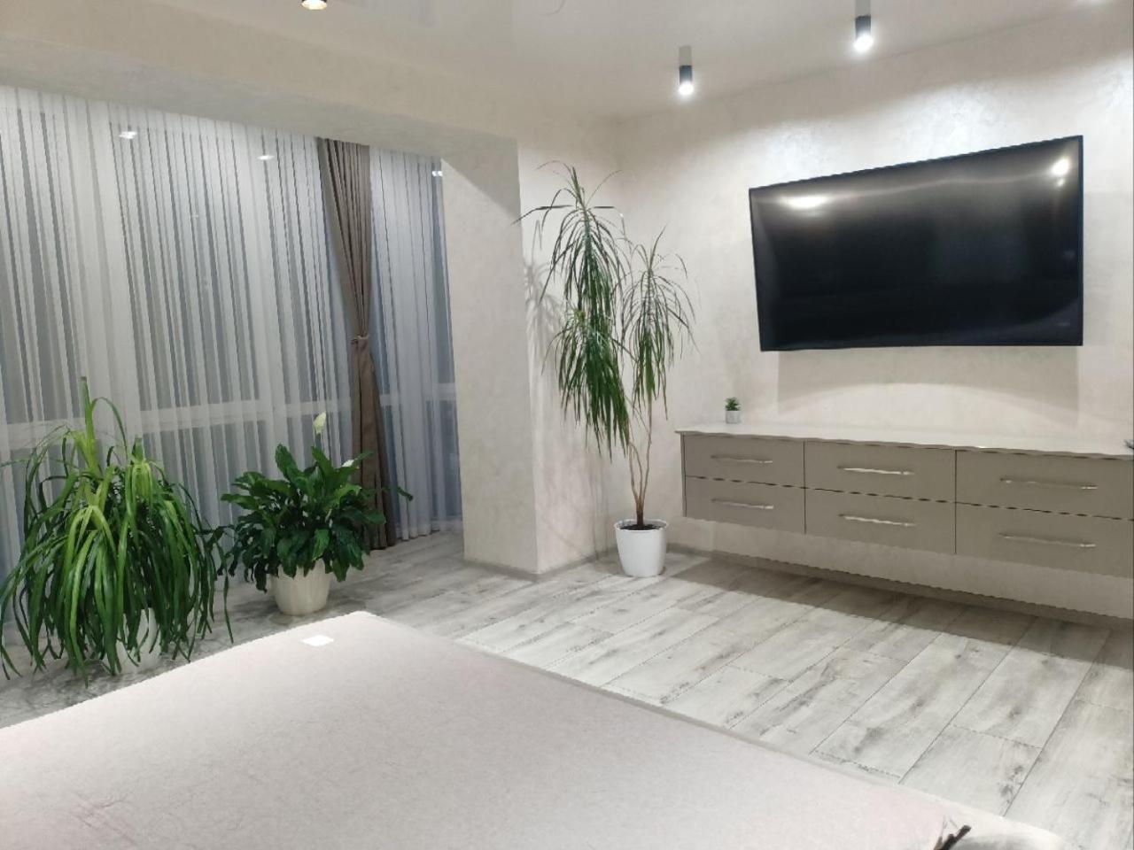 2К Шикарний Люкс! Apartman Khmelʼnytsʼkyy Kültér fotó